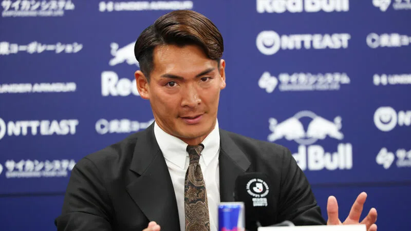 槙野智章監督の“白スーツ戦略”がJリーグを揺らす？連勝の藤枝MYFCに物議